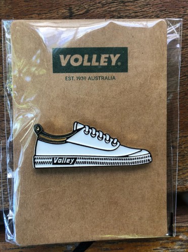 Dunlop volley brooch pin - dunlop,