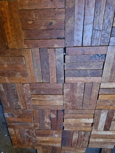 Hardwood parquet flooring - 2m²,