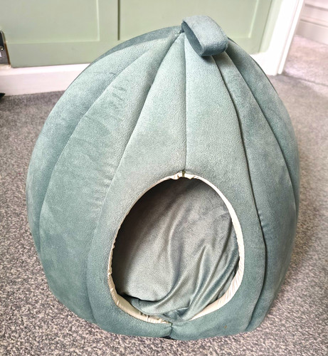 Green plush igloo - plush, igloo/cave