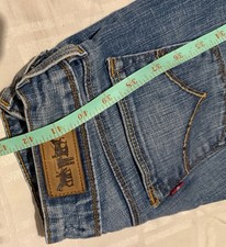 Levi's Women's 570 Straight Fit W27 L34 Jeans