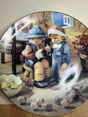 Three hummel collector - j.,