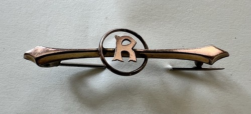 Vintage gold toned bar pin - gold,