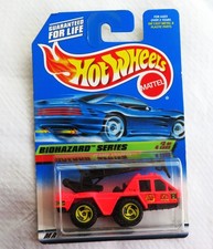 HOT WHEELS ORIGINAL 1998 ISSUE FLAME STOPPER FIRE TRUCK IN RARE FLOURESCENT PINK