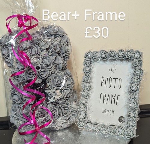 Bear with grey forever roses