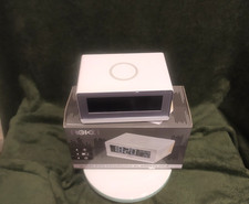 Reka Wireless Charging Alarm Clock – LED Display – Modern Bedside Clock