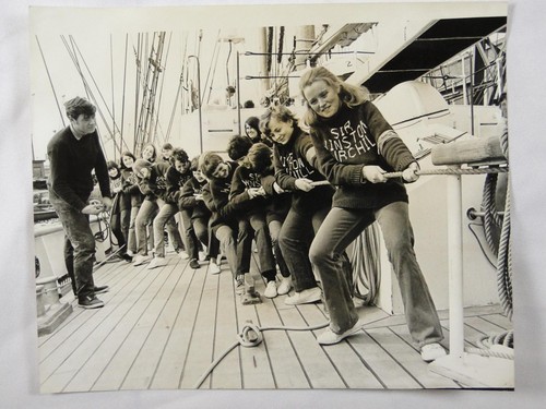 Girls heaving rope sail - rope,