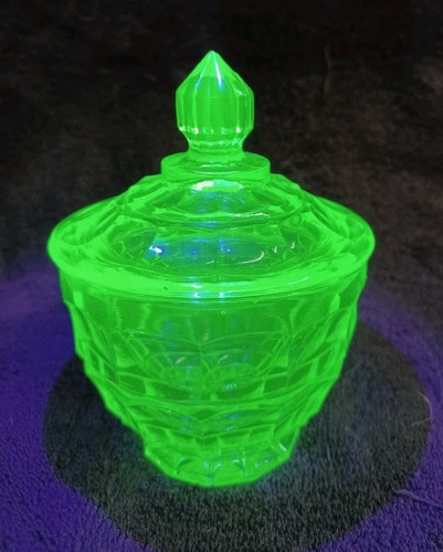 Art deco uranium glass green - deco,