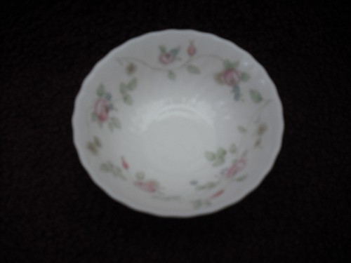 Wedgwood rosehip pattern - rosehip,