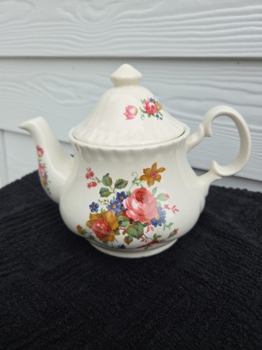 Small vintage sadler english - small,