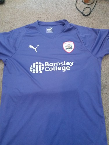 Barnsley away shirt medium