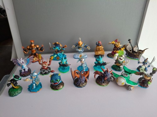 Skylanders x20 figure bundle - figure,