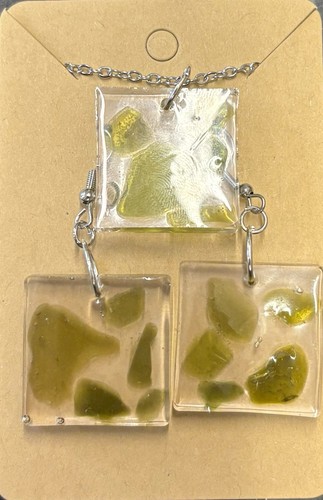 Green seaglass square resin - square,