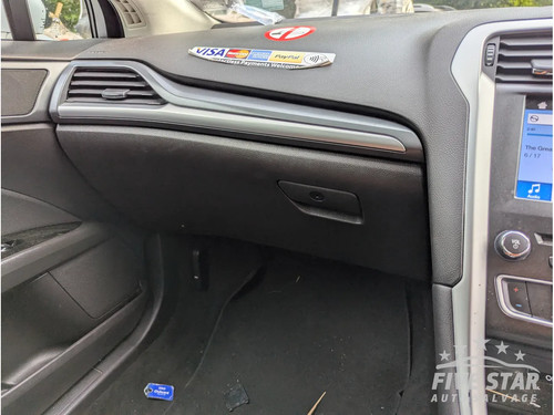 Ford mondeo dashboard - ford, glove