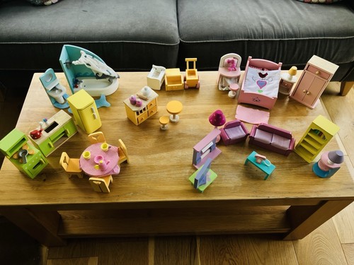 Toy van wooden dolls house - le,