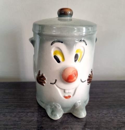 Vintage dusty bin - dusty, money