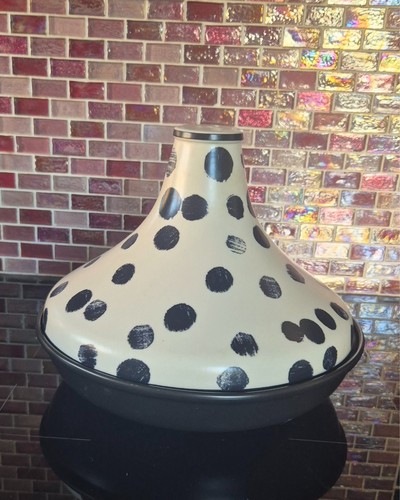 Tagine cooking pot - , habitat