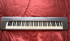 Yamaha Portable Grand NP-30