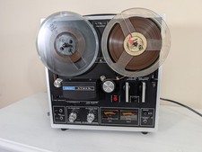 AKAI 1721L Reel to Reel tape recorder + 2 Reels