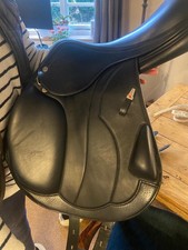 Equipe Synergy 17.5 M +1 Monoflap Jump Saddle In Black. Little Used So VGC