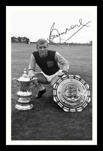 Bobby moore west ham - moore,