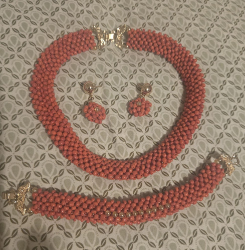 Coral bead jewellery set - bead,
