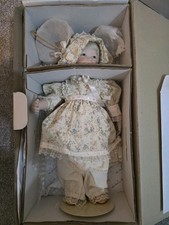 Elizabeth Porcelain Doll By Jeanne Singer Danbury Mint Boxed with Certificate