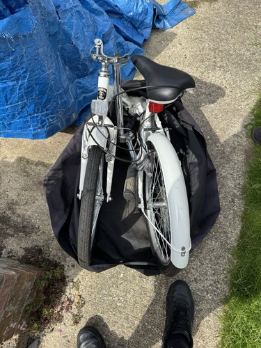 Brand new folding - new,