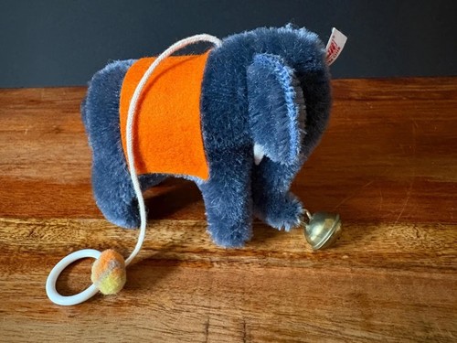 Steiff pull along elephant - pull,