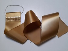 Rosette display holder ribbon