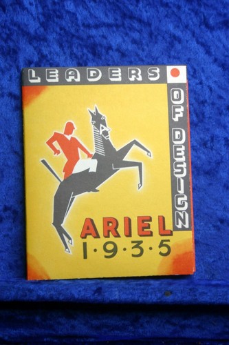 Ariel red hunter square four - square,