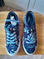 New In Box Brakeburn Navy Cow
