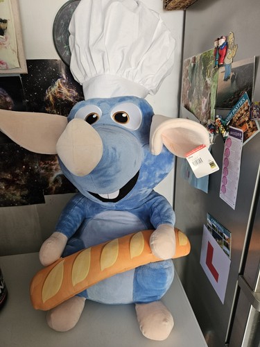 Giant ratatouille disney pixar - ratatouille,