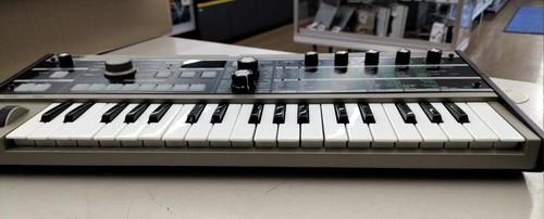 Korg microkorg synthesizer - microkorg,