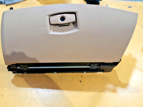 2009 bmw e60 520d lci - 520d, glove
