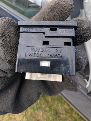 183574 toyota yaris rav - toyota,
