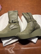 Ella Groove Wedge  Boots Size