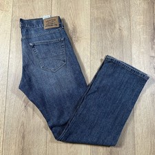Levis Signature Relaxed Fit