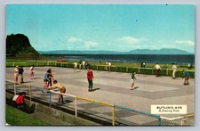 POSTCARD -SCOTLAND - BUTLINS -