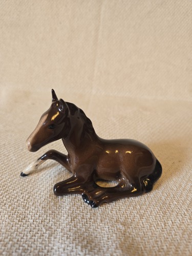 Royal doulton horse - doulton, lying