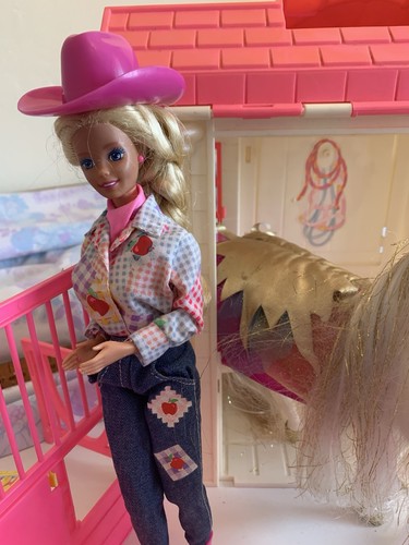 Barbie stable playset - stable,