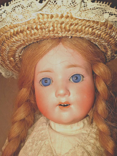 Doll porcelain poupée - doll,