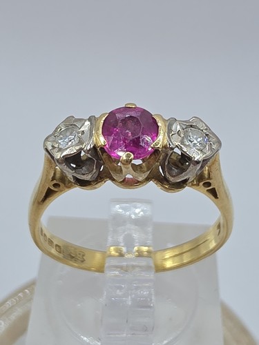 18ct yellow gold ruby - 18ct,