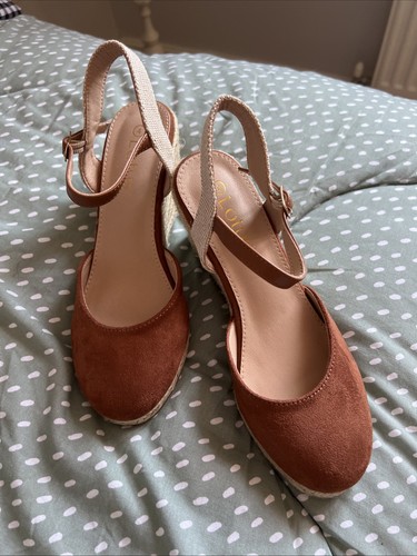 Lotus suede sandals - size, 4