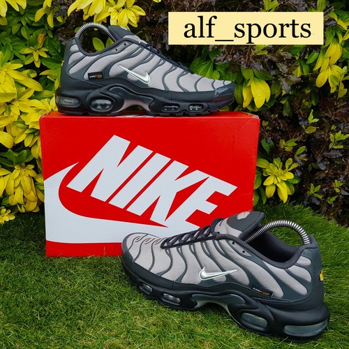 Bnwb authentic nike - &,