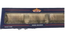 Bachman 1 PT Insulated Vans