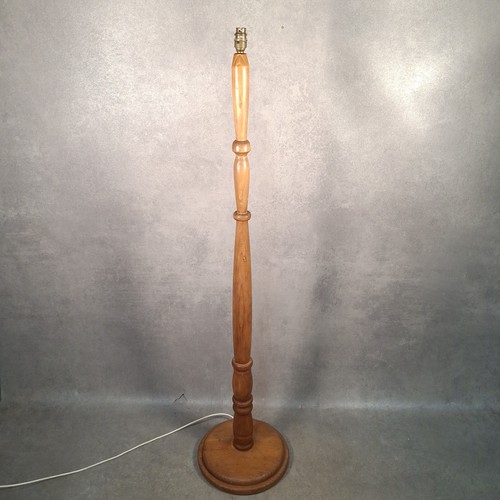 Vintage turned wood standard - turned,