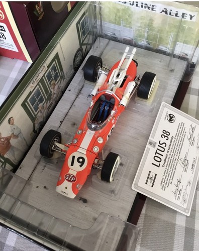 Carousel diecast lotus - carousel,