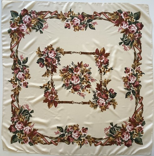 Ivory flower design - an,