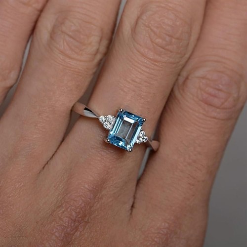 Emerald cut aquamarine - cut,