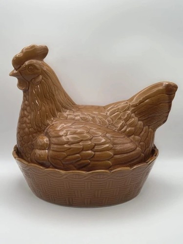 Vintage numnar ceramic - hen, on